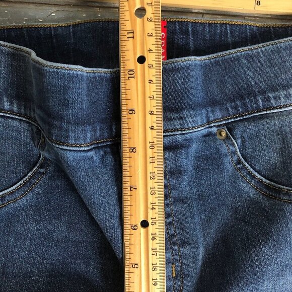 SPANX Distressed Ankle Skinny Jeans, Sz M, Medium Wash, Raw Hem, Stretch Pull on - Picture 10 of 11